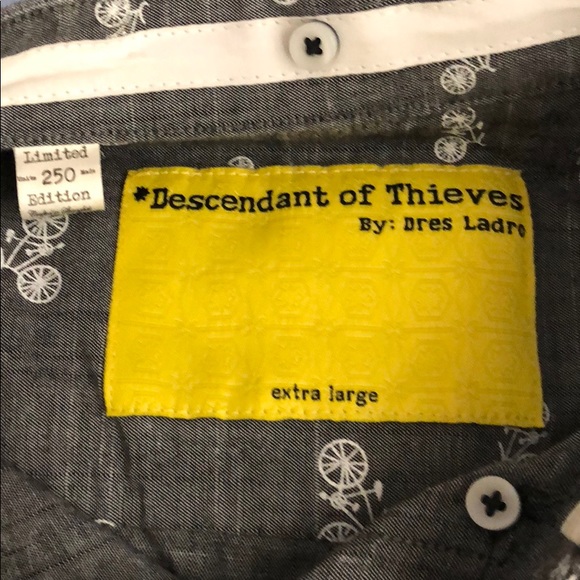 Men’s short sleeve button down. - Picture 3 of 4